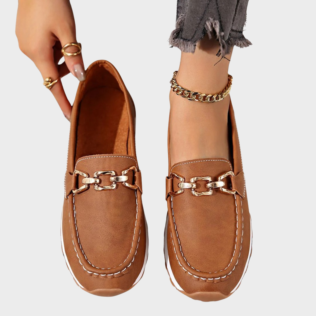 Eglė™ – Ortopediniai zomšiniai mokasinai su grandinėle