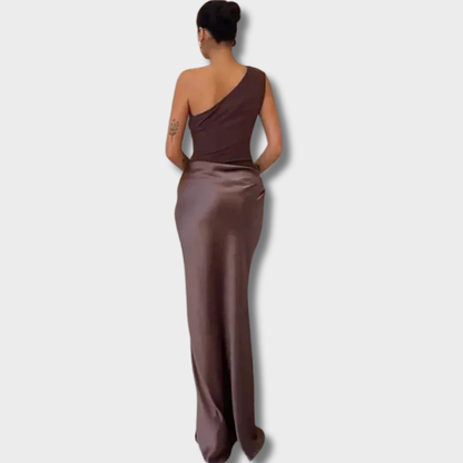 Karolina™ – Elegantiška Satino Suknelė