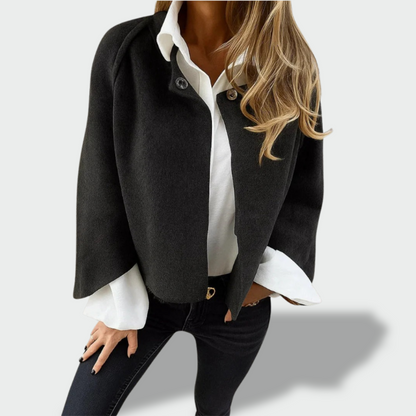 Liepa™ – Elegantiška ir šilta trumpa striukė