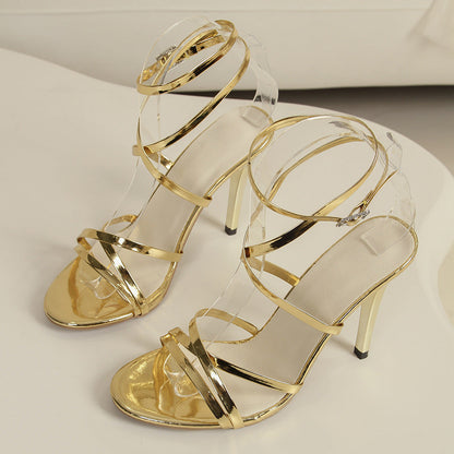 Sandales à talons aiguilles et brides croisées pour femmes
