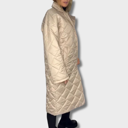 Greta™ – Prabangi Dvipusė Pūkų Striukė