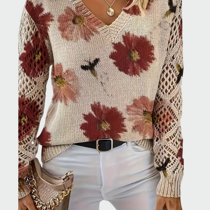 Gabija™ – Elegantiška megzta palaidinė su gėlių raštu