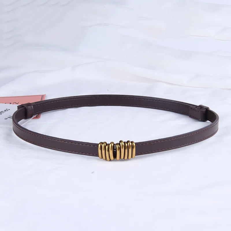 Ceinture fine ajustable à boucle dorée