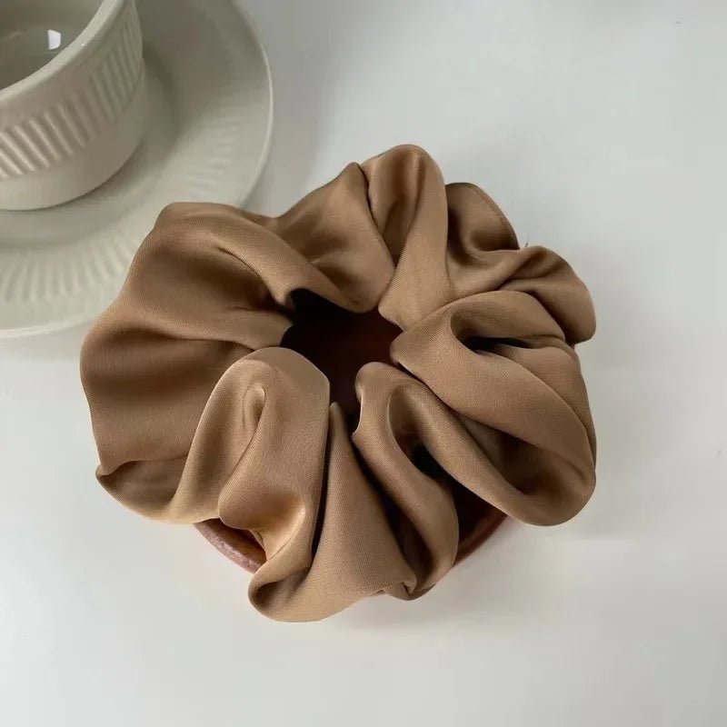 Chouchous en Satin – Élastiques pour Cheveux Soignants & Élégants