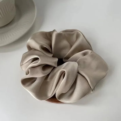Chouchous en Satin – Élastiques pour Cheveux Soignants & Élégants
