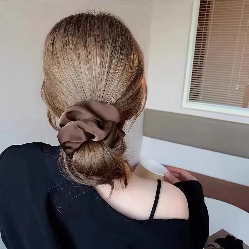 Chouchous en Satin – Élastiques pour Cheveux Soignants & Élégants