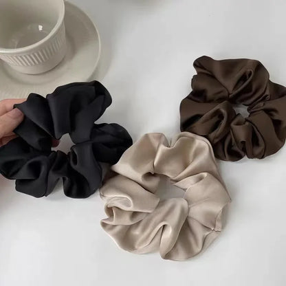 Chouchous en Satin – Élastiques pour Cheveux Soignants & Élégants