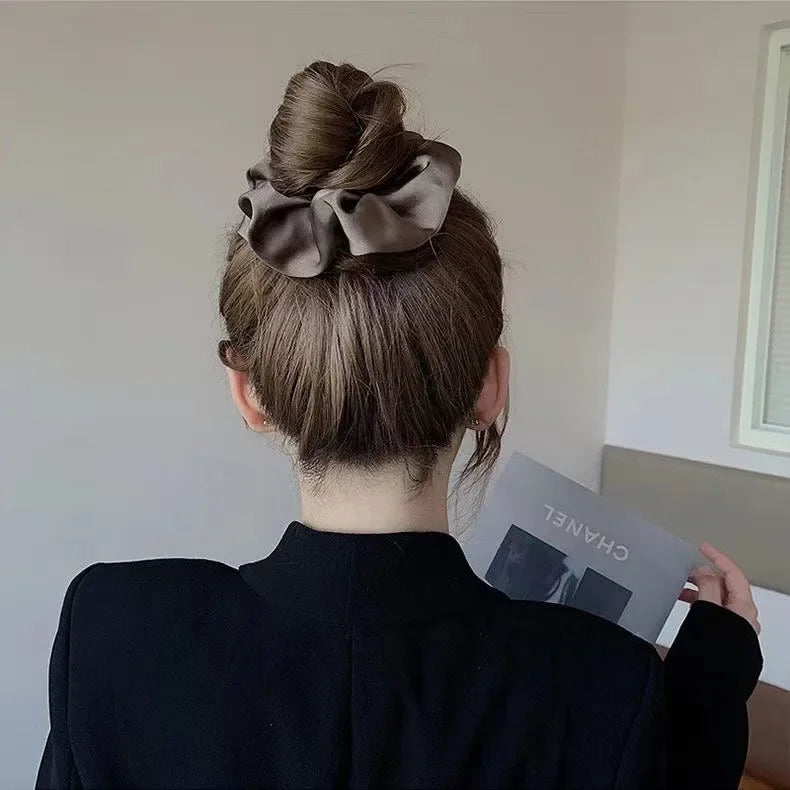 Chouchous en Satin – Élastiques pour Cheveux Soignants & Élégants