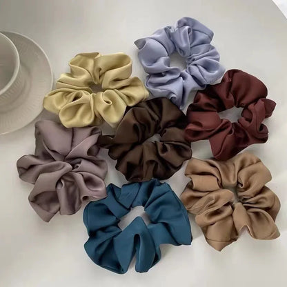 Chouchous en Satin – Élastiques pour Cheveux Soignants & Élégants