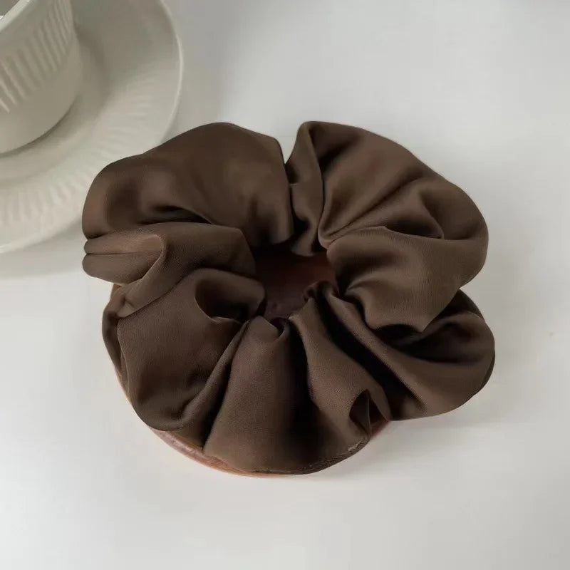 Chouchous en Satin – Élastiques pour Cheveux Soignants & Élégants