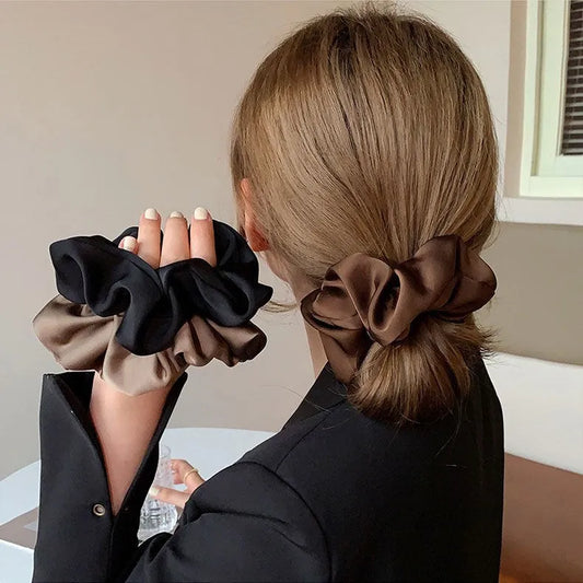 Chouchous en Satin – Élastiques pour Cheveux Soignants & Élégants