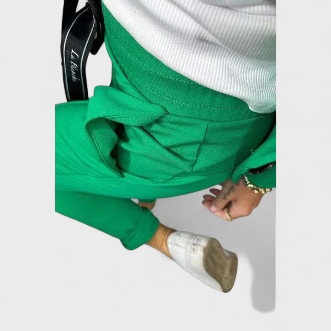 Karolina - Individualiai pritaikytas komplektas su minkštu švarku ir laisvomis sportinėmis kelnėmis